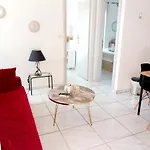 Apartment 4t *